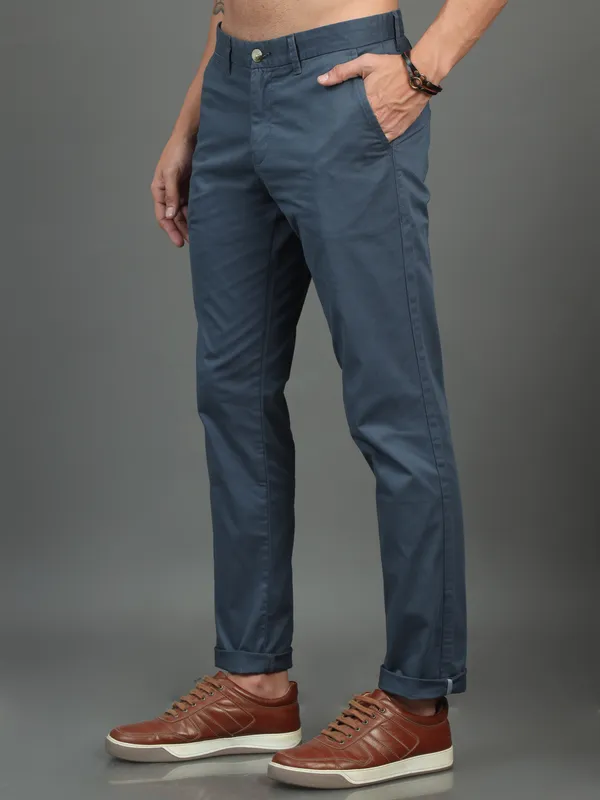 Blue_Cotton_Regular_Slim_Fit_Solid_Mid-Rise_Trouser_For_Men
