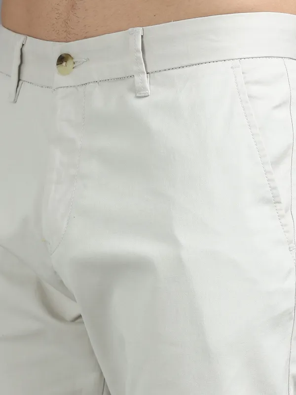 Off_White_Cotton_Regular_Slim_Fit_Solid_Mid-Rise_Trouser_For_Men