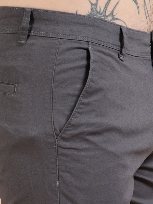 Grey_Cotton_Solid_Chinos_Shorts_For_Men