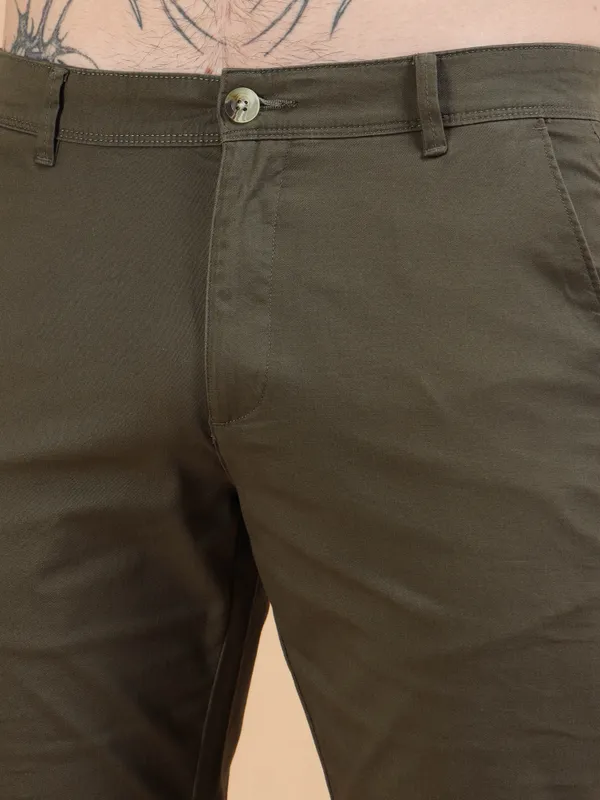 Olive_Green_Cotton_Solid_Chinos_Shorts_For_Men