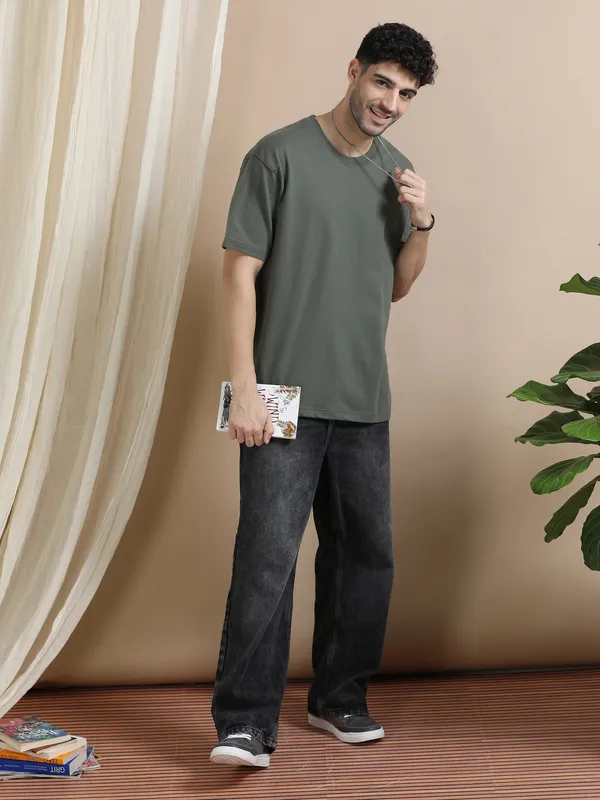 Olive_Green_Cotton_Regular_Oversized_T-Shirt_For_Men