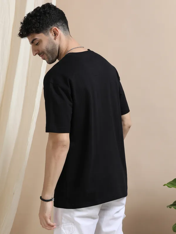 Black_Cotton_Regular_Oversized_T-Shirt_For_Men