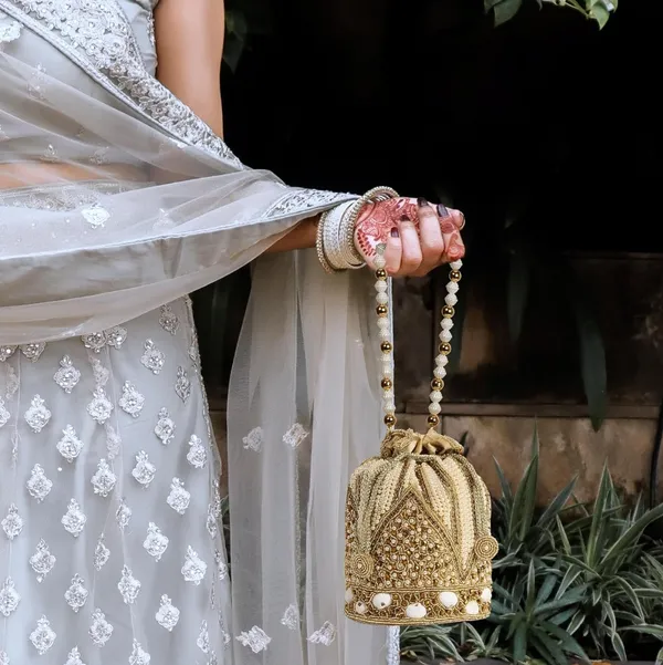 exquisite_Fancy_Zari_Work_Potli