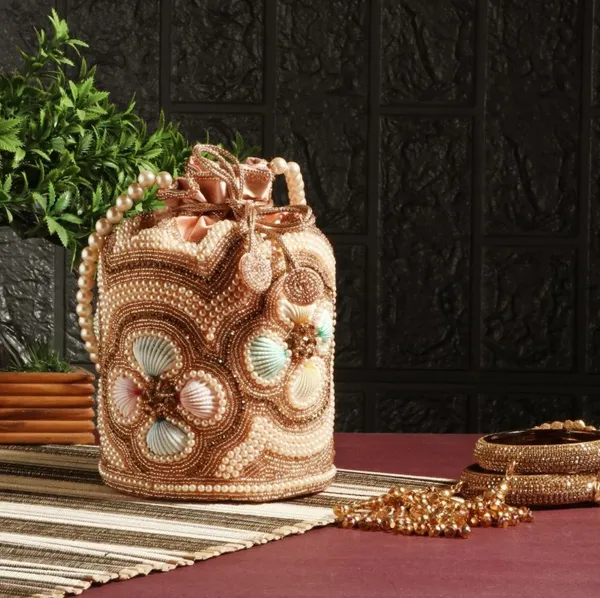 Pearl_Shell_Glam
