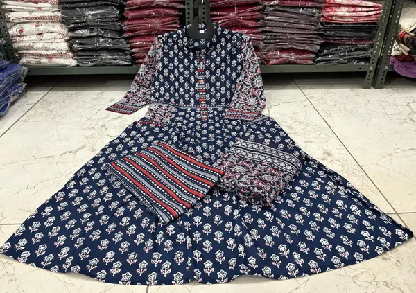 Black_Cotton_Printed_Kurta_&_Pant_Set_|_For_Women