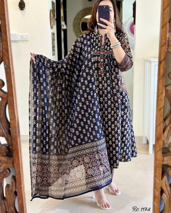 Black_Cotton_Printed_Kurta_&_Pant_Set_|_For_Women