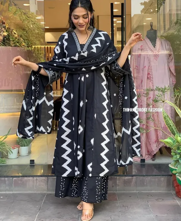 Black_&_White_Printed_Kurta_With_Pant_And_Dupatta_Set_|_For_Women