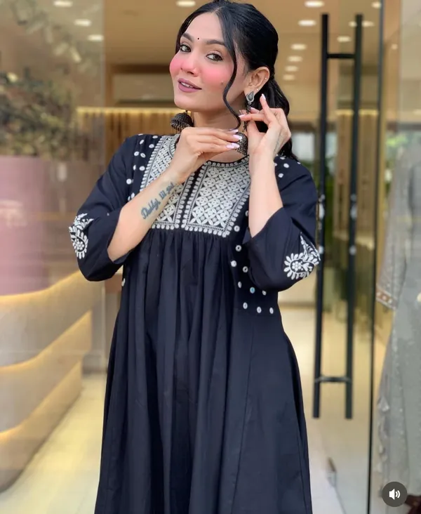 Black_Mirror_Work_Cotton_Blend_Anarkali_Kurta_with_Pant_Set_|_For_Women