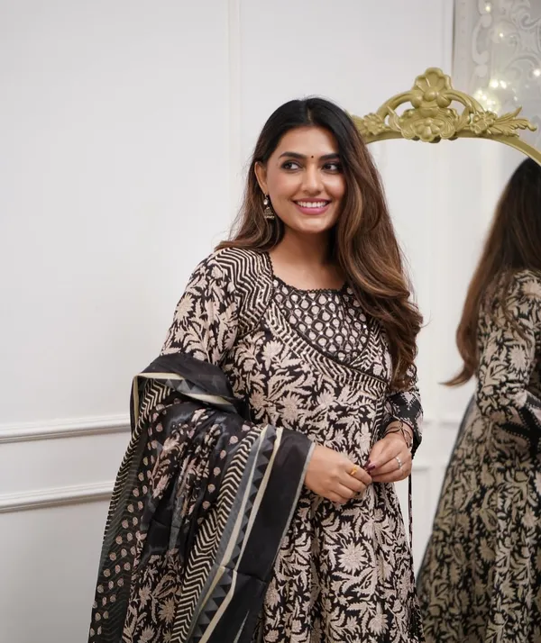 Black__Cotton_Printed_Kurta_With_Pant_And_Dupatta_Set_|_For_Women