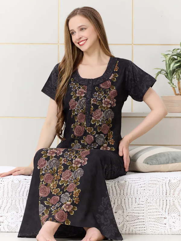 Black_Alpine_center_panel_floral_nighty
