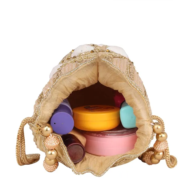 Gold_Regal_Gleam_Handcrafted_Zari_Potli_For_Women_&_Girls_(12.7_X_12.7_X_22.9_Cm)