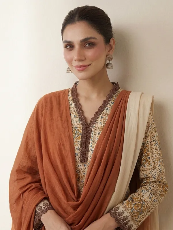 Cream_Ethnic_Printed_Straight_Kurta_Pant_Set_with_Peach_Ombre_Dupatta
