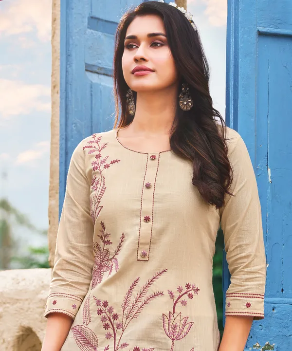 The_Desi_Wardrobe_'Zaira'_Beige_Floral_Embroidered_Kurta