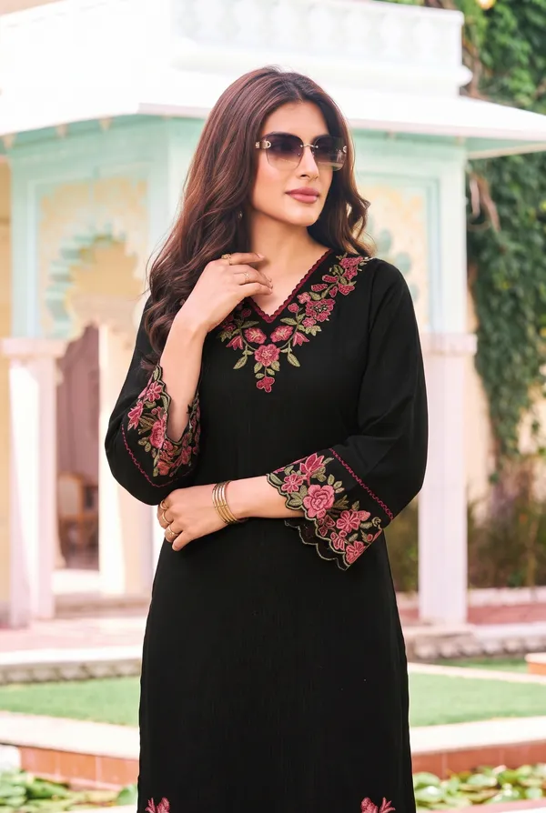 Women's_Black_Embroidered_Premium_Cotton_Linen_Kurta_with_Pant_Set