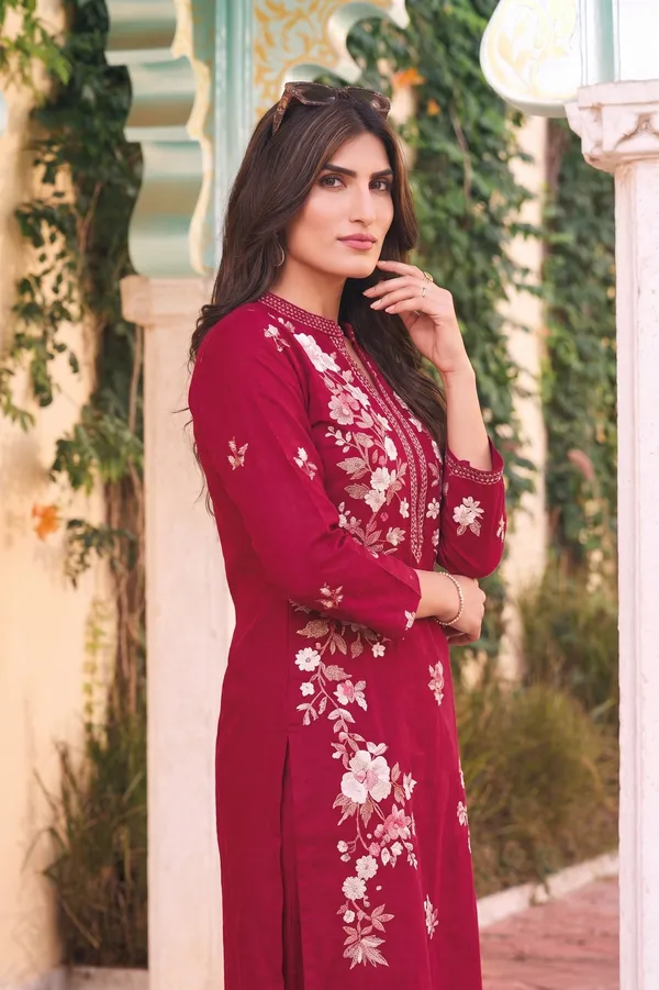 Women's_Magenta_Maroon_Embroidered_Premium_Cotton_Linen_Kurta_with_Pant