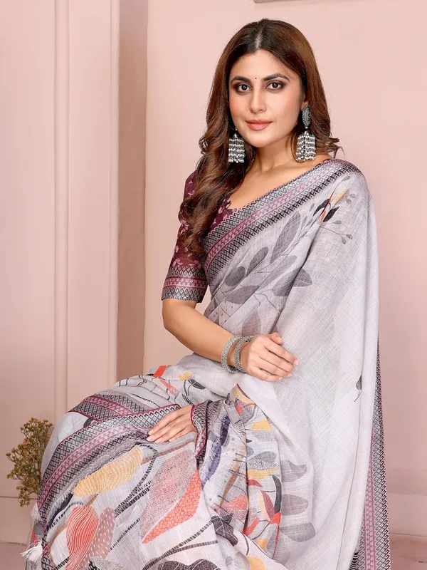 Women's_Linen_Cotton_Saree_for_Women_|_Floral_&_Leaf_Print_|_Soft_&_Breathable_Fabric_|_For_Traditional,_Festive_&_Wedding_|_5.5m_Saree_+_0.8m_Blouse_Piece_(Soft_Grey_with_Geometric)