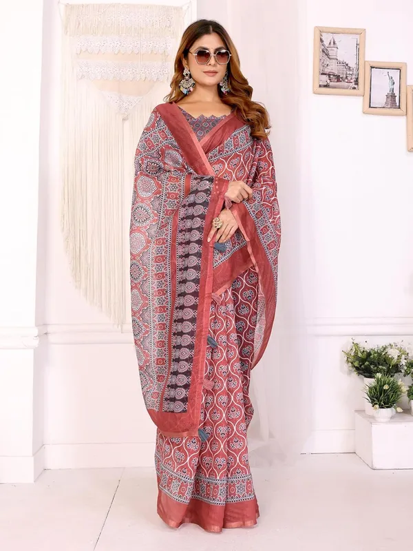 Women's_Elegant_Chanderi_Saree_with_Digital_Prints_|_Floral,_Leaf,_Geometric_&_Ethnic_Designs_|_Traditional,_Festive_&_Wedding_|_5.5m_Saree_+_0.8m_Blouse_(Rust_Red_with_Black_&_White)