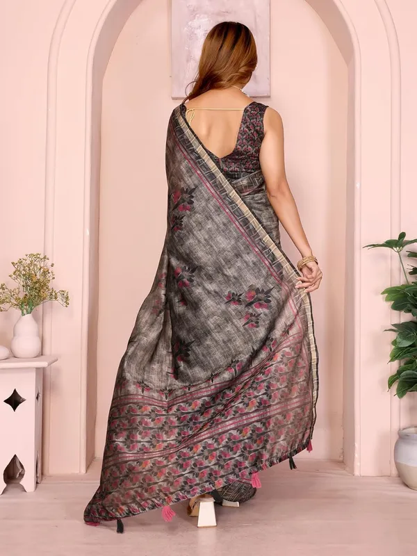 Women's_Chanderi_Silk_Saree_with_Digital_Printed_for_Women_|_For_Traditional,_Festive_&_Wedding_|_5.5m_Saree_+_0.8m_Blouse_(Grey_&_Black_Floral)