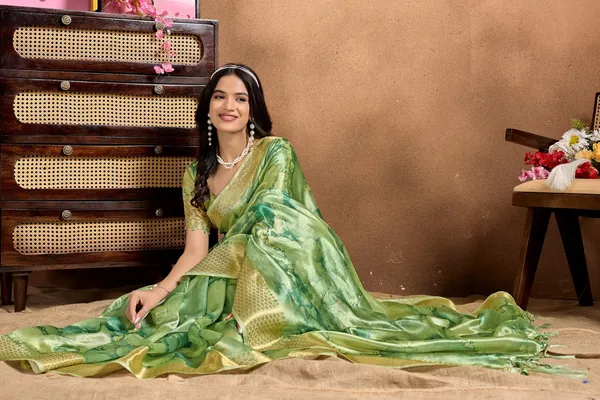 Women's_Elegant_Soft_Silk_Blend_Saree_with_Zari_Border_&_Designer_Printed_Pallu_for_Women_|_For_Traditional,_Festive_&_Wedding_|_5.5m_Saree_+_0.8m_Blouse_(Green_&_Golden)