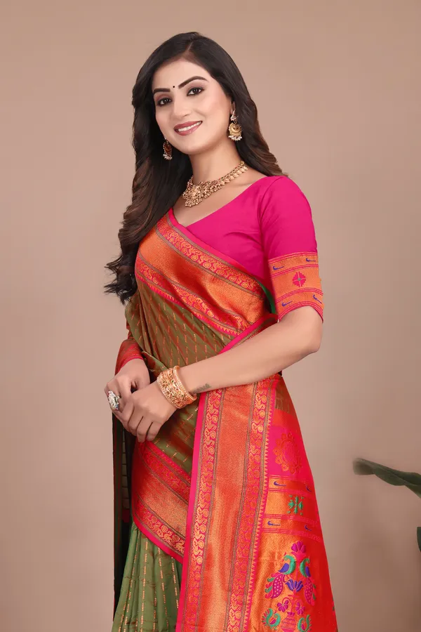 Pure_Silk_Paithani_Saree_with_Rich_Zari_Woven_Border_&_Peacock_Motifs_|_For_Traditional_Wedding_&_Festivals_|_5.5m_Saree_+_0.8m_Blouse_(Pastel_Green_&_Pink)