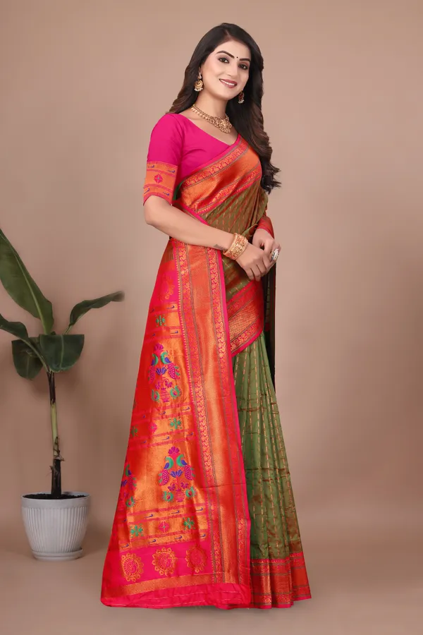 Pure_Silk_Paithani_Saree_with_Rich_Zari_Woven_Border_&_Peacock_Motifs_|_For_Traditional_Wedding_&_Festivals_|_5.5m_Saree_+_0.8m_Blouse_(Pastel_Green_&_Pink)