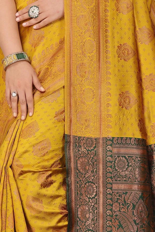 Women's_Banarasi_Silk_Saree_for_Women_|_Traditional_Woven_Saree_with_Contrast_Border_&_Pallu_|_For_Traditional,_Festive_&_Wedding_Saree_with_Blouse_Piece_(Gold_-_Yellow_&_Dark_Green)