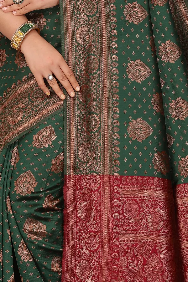 Women's_Banarasi_Silk_Saree_for_Women_|_Traditional_Woven_Saree_with_Contrast_Border_&_Pallu_|_For_Traditional,_Festive_&_Wedding_Saree_with_Blouse_Piece_(Gold_-_Dark_Green_&_Red)