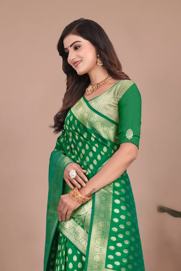 Bottle_Green_Banarasi_Silk_Saree_with_Gold_&_Silver_Zari_for_Women_|_For_Traditional_Wedding_&_Festivals_|_5.5m_Saree_+_0.8m_Blouse
