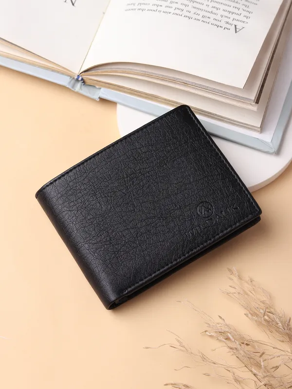 Black_Artificial_Leather_Premium_&_Elegant_Wallet_For_Men