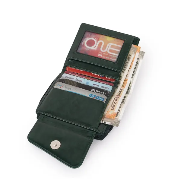 Green_Faux_Leather_Premium_&_Elegant_Wallet_For_Women