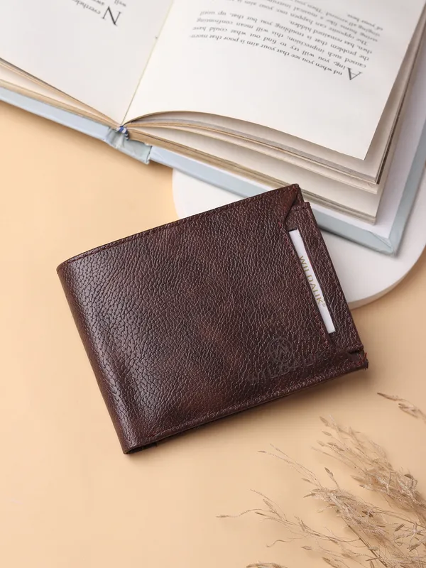 Brown_Artificial_Leather_Premium_&_Elegant_Wallet_For_Men