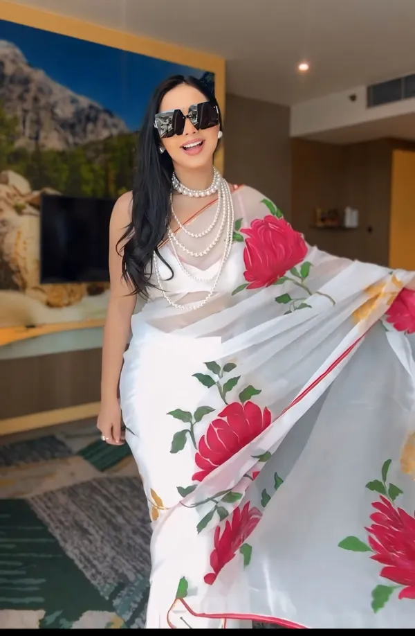 Ready_to_Wear_Pure_Soft_Georgette_Silk_Saree_with_Beautiful_Multi_Colour_Pedding_Design