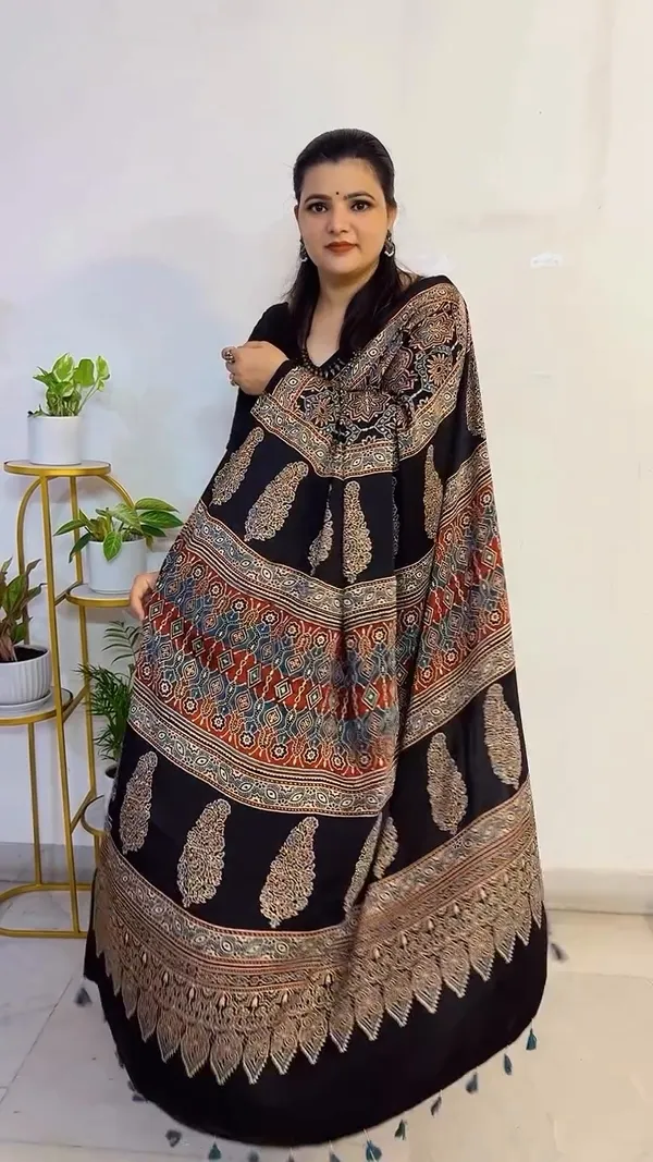 Black_Multicolor_Royal_Ajrakh_Bindi_Japan_Silk_Saree_with_Tassel_Pallu