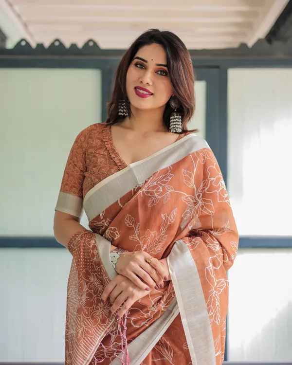 Terracotta_Brown_Floral_Handprinted_Pure_Cotton_Linen_Saree_Tassels_With_Unstitched_Blouse