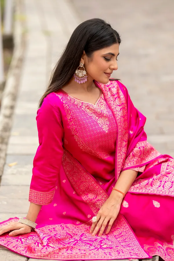 Women's_Ethnic_Kurta_Set_with_Dupatta_|_Jacquard_Work_|_Ready-to-Wear_Suit_Set