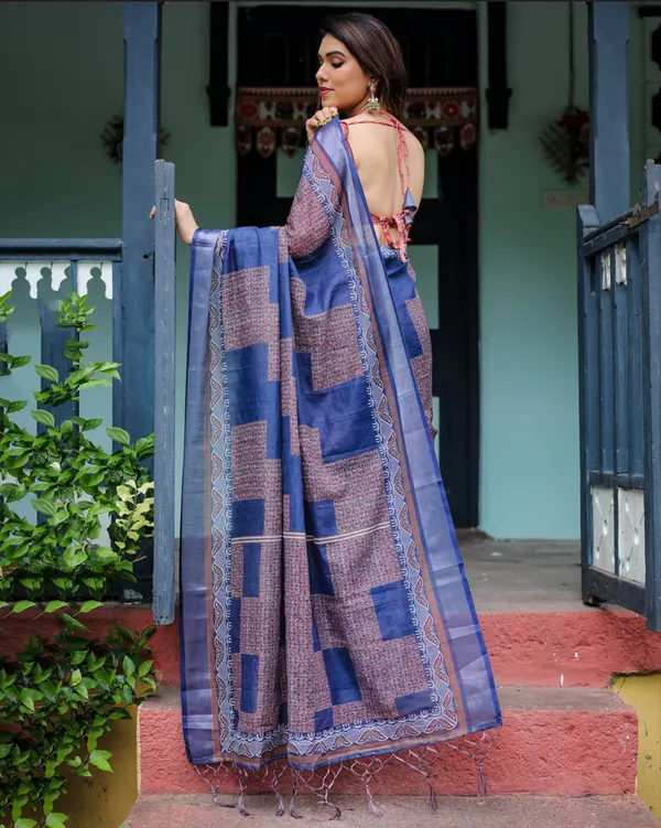 Navy_Blue_&_Red_Pure_Cotton_Linen_Saree_and_Tassels_on_Edges_With_Unstitched_Blouse