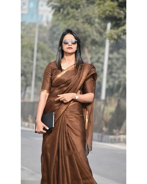 Women's_Golden_Beige_Kota_Silk_Cotton_Saree_with_Rich_Zari_Border_|_Elegant_Traditional_&_Festive_Wear_Saree