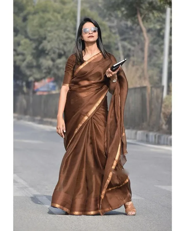 Women's_Golden_Beige_Kota_Silk_Cotton_Saree_with_Rich_Zari_Border_|_Elegant_Traditional_&_Festive_Wear_Saree