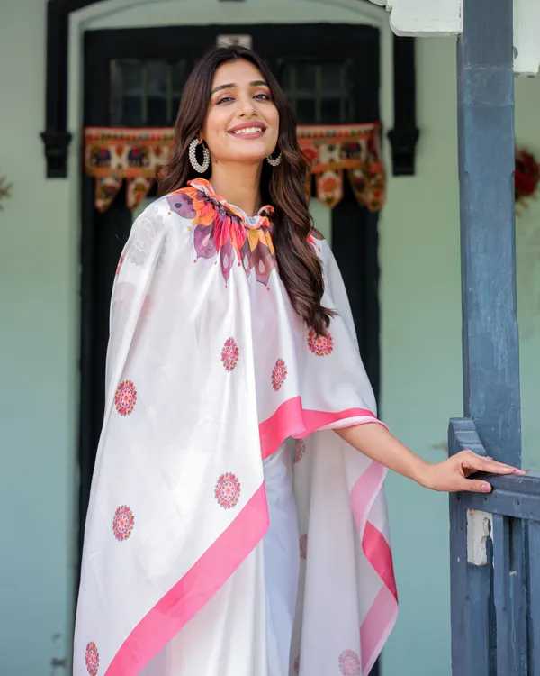 White_Satin_Georgette_Designer_Saree_with_Pink_Mandala_Prints_&_Floral_Pallu_Handsfree_Pallu_Loop_Contrast_Pink_With_Unstitched_Blouse