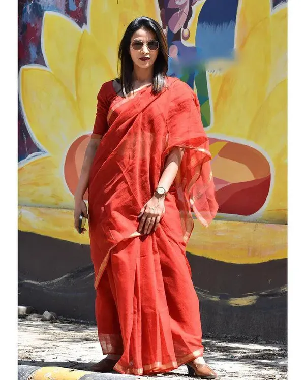 Women's_Golden_Red_Kota_Silk_Cotton_Saree_with_Rich_Zari_Border_|_Elegant_Traditional_&_Festive_Wear_Saree
