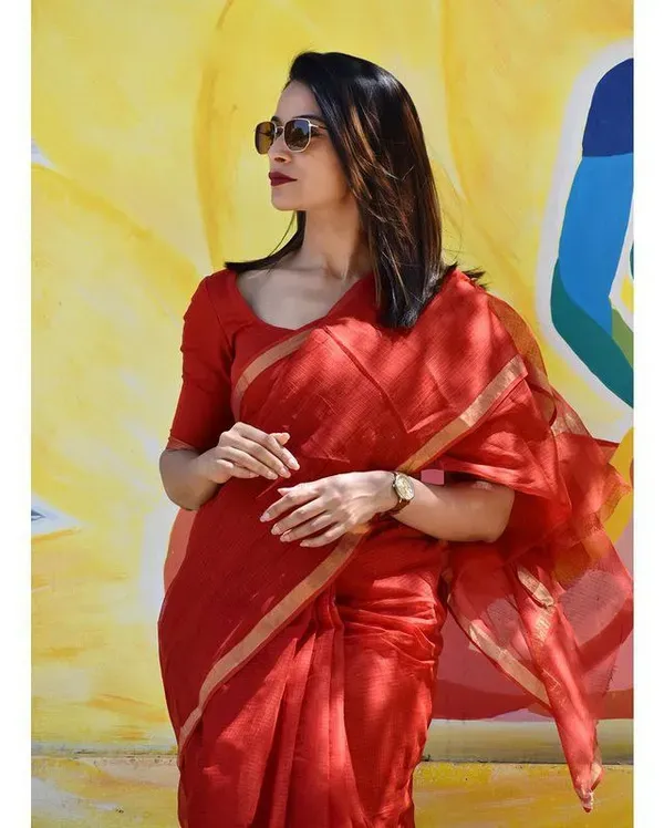 Women's_Golden_Red_Kota_Silk_Cotton_Saree_with_Rich_Zari_Border_|_Elegant_Traditional_&_Festive_Wear_Saree