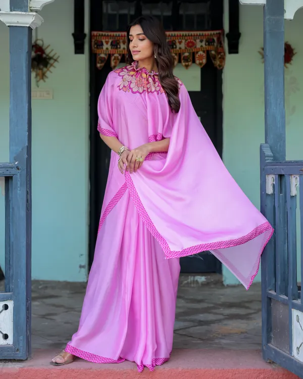 Pastel_Pink_Designer_Freehand_Saree_with_Floral_Pallu_&_Zigzag__Satin_Georgette_Handsfree_Draping_Feature_With_Unstitched_Blouse