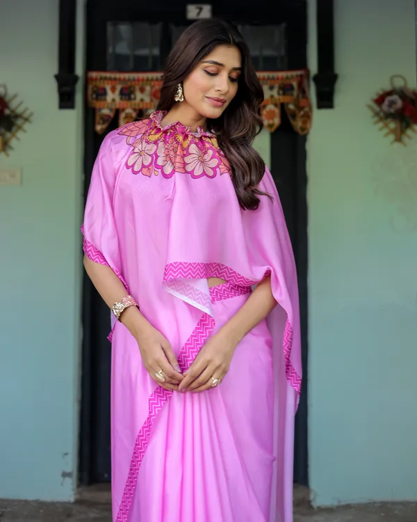 Pastel_Pink_Designer_Freehand_Saree_with_Floral_Pallu_&_Zigzag__Satin_Georgette_Handsfree_Draping_Feature_With_Unstitched_Blouse