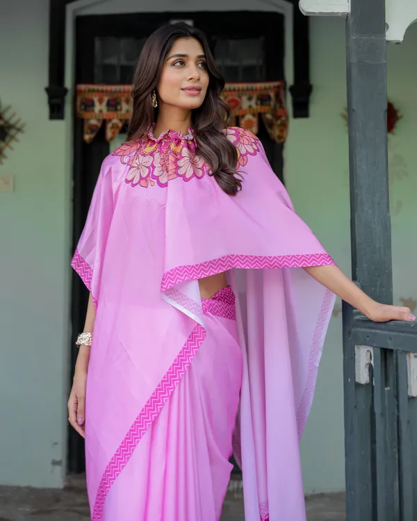Pastel_Pink_Designer_Freehand_Saree_with_Floral_Pallu_&_Zigzag__Satin_Georgette_Handsfree_Draping_Feature_With_Unstitched_Blouse