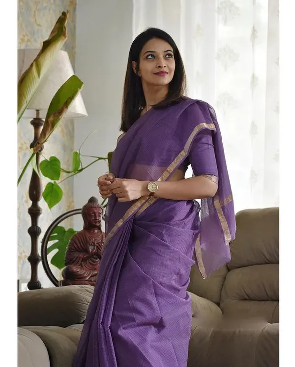 Women's_Golden_Muove_Kota_Silk_Cotton_Saree_with_Rich_Zari_Border_|_Elegant_Traditional_&_Festive_Wear_Saree