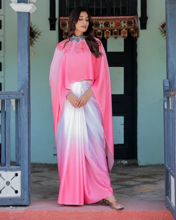 Blush_Pink_&_White_Ombre_Designer_Freehand_Saree_With_Unstitched_Blouse