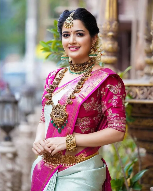 Women's_Premium_Banarasi_Silk_Saree_with_Rich_Zari_Weaving_|_Designer_Wedding_&_Festive_Saree