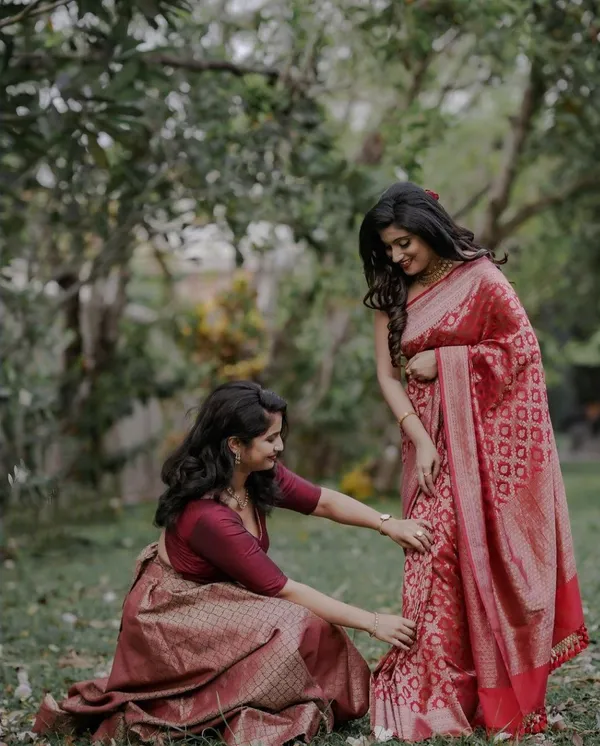 Women's_Premium_Banarasi_Silk_Saree_with_Rich_Zari_Weaving_|_Designer_Wedding_&_Festive_Saree
