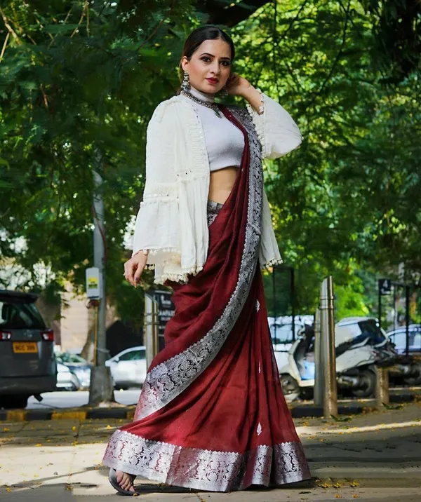 Women's_Premium_Banarasi_Silk_Saree_with_Rich_Zari_Weaving_|_Designer_Wedding_&_Festive_Saree