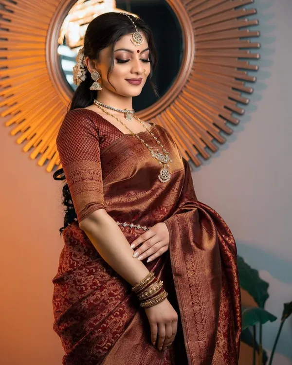 Women's_Premium_Banarasi_Silk_Saree_with_Rich_Zari_Weaving_|_Designer_Wedding_&_Festive_Saree
